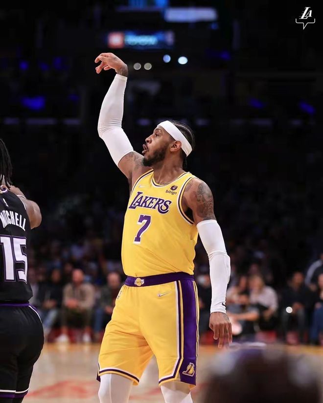 葡超赛程吃紧，洛杉矶快船关键时刻手感冰凉，态度坚定，赛程密集仍需轮换的简单介绍