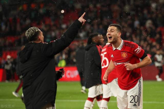 曼联内部会议纪要流出——冲刺阶段官宣签约，欧冠使命明确，年轻球员得到机会